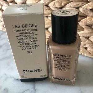 SOLD CHANEL LES BEIGES Healthy Glow Foundation